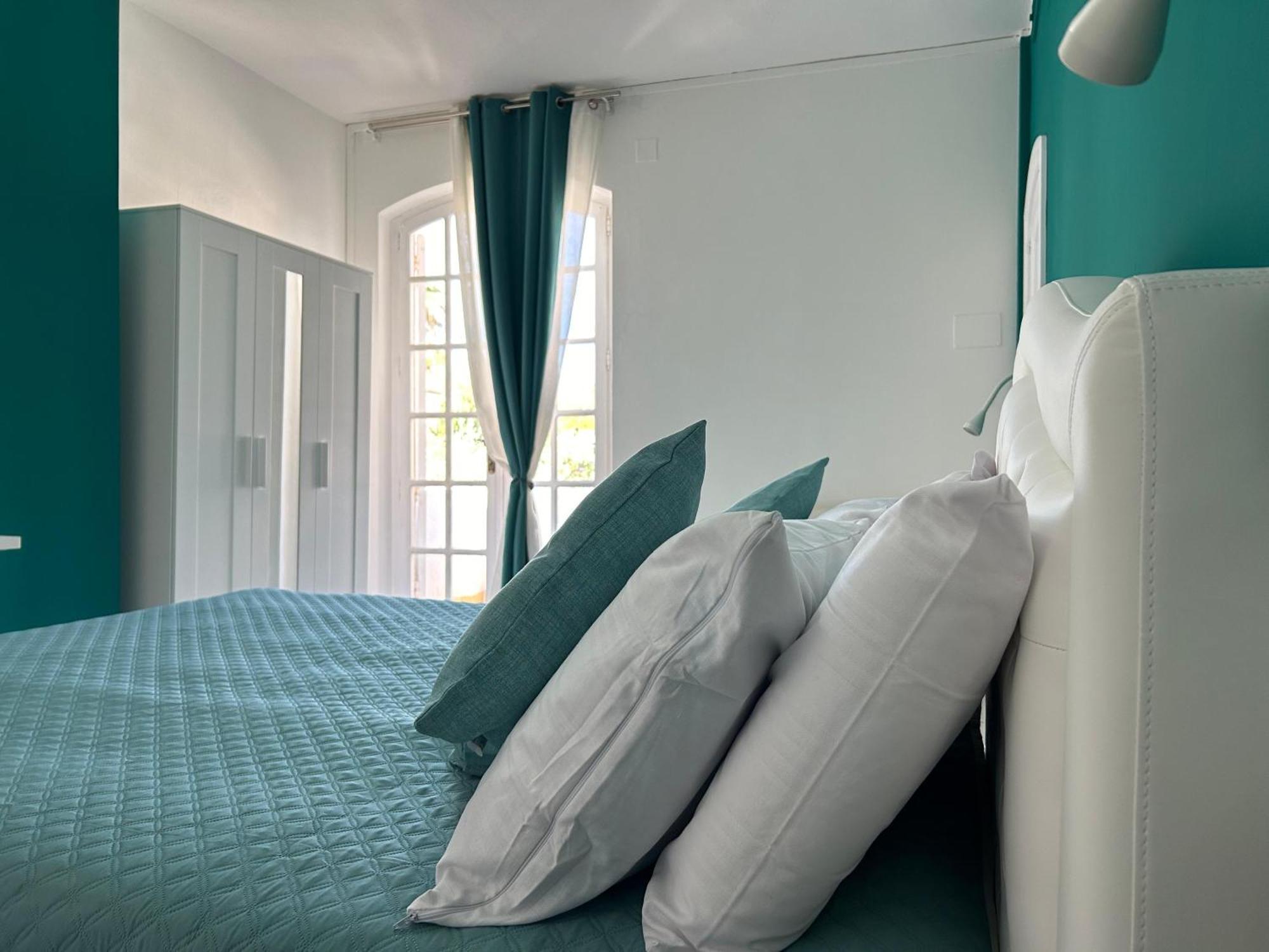 Bed And Breakfast Villa Teis Quartu Sant'Elena Bagian luar foto