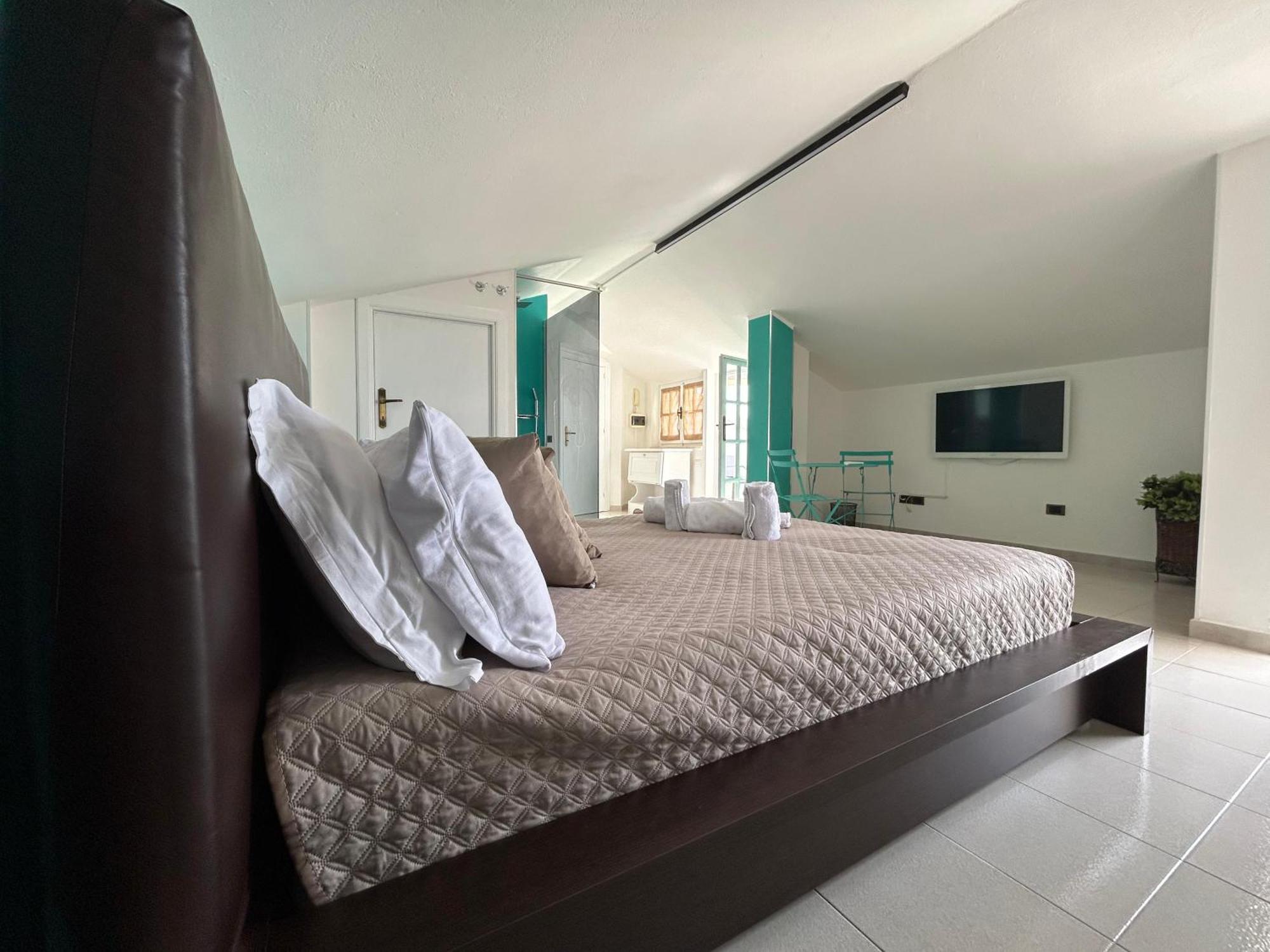 Bed And Breakfast Villa Teis Quartu Sant'Elena Bagian luar foto